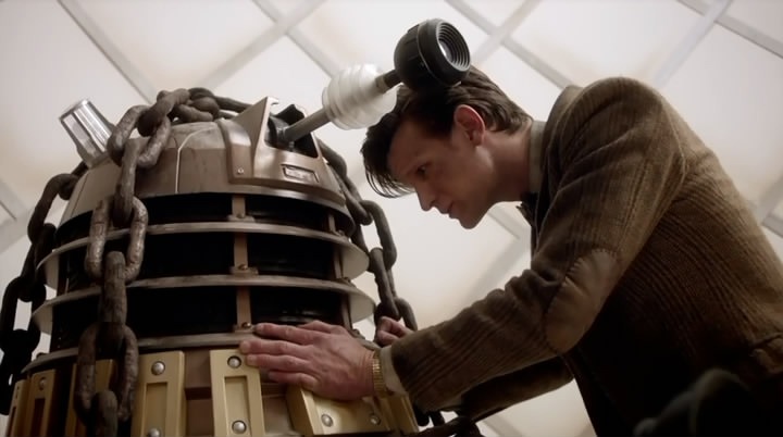 [Doctor.Who.2005.7x01.Asylum.Of.The.Daleks.HDTV.x264-FoV.mp4_snapshot_42.11_%255B2012.09.01_19.58.12%255D%255B2%255D.jpg]