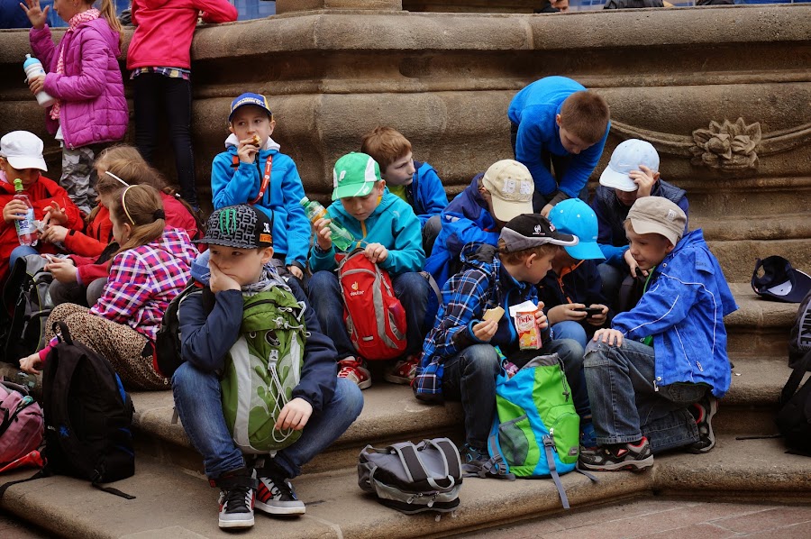 Школьники-туристы