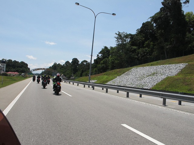 [IMG_27432.jpg]