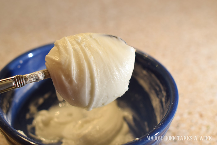 How to make icing for sugar cookies. Use Thick icing for outside outline.jpg How to make icing for sugar cookies Use Thick icing for outside outline