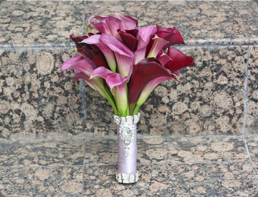 purple-calla-lily-crystal-handle-bouquet-monday karen tran purple-calla-lily-crystal-handle-bouquet-monday karen tran
