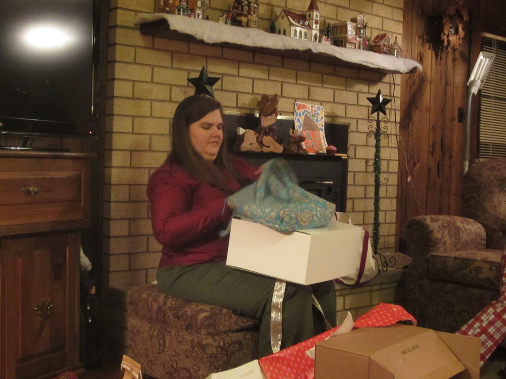 [DeAnne%2520opening%2520gifts2%255B3%255D.jpg]