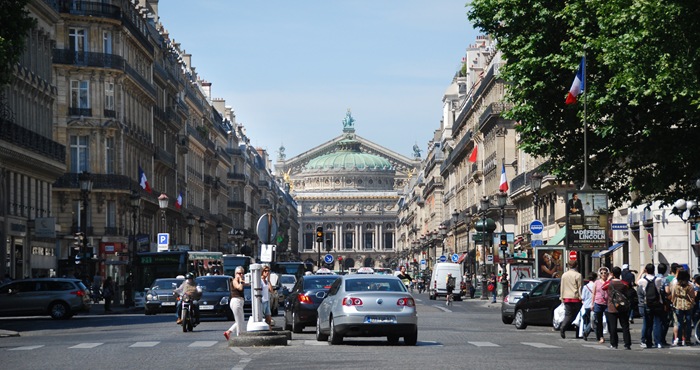 [LouvrestreetsofParis2.jpg]