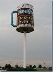 4460 Indiana - Valparaiso, IN - Lincoln Highway (State Route 2)(Laporte Ave) - FrosTop Root Beer sign