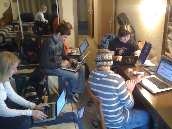 Internet-starved americans upon finding free Wi-Fi