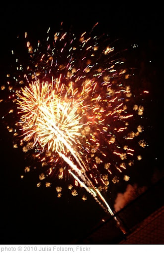 'New Year's Eve Fireworks Finale' photo (c) 2010, Julia Folsom - license: http://creativecommons.org/licenses/by-sa/2.0/