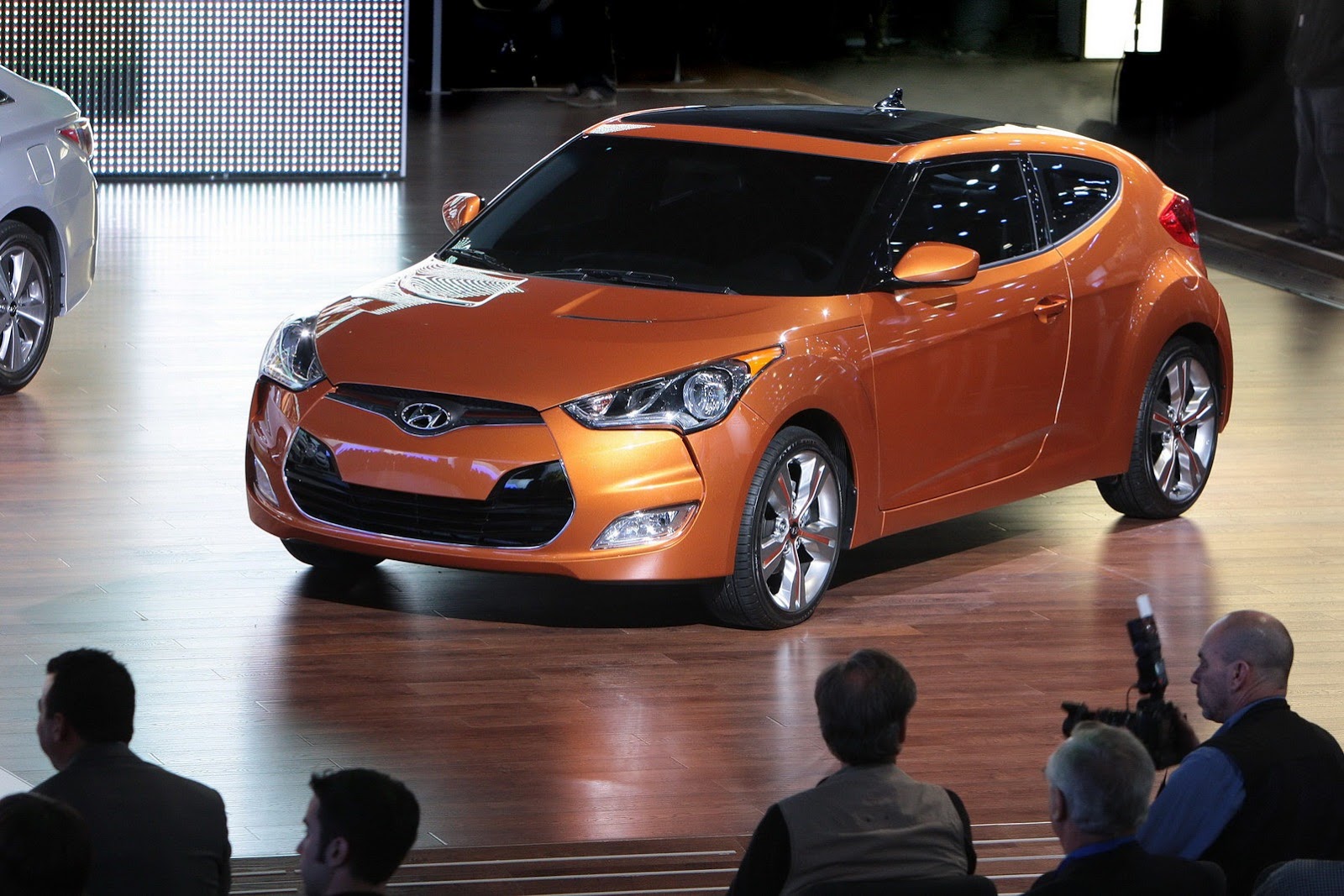 [2012-Hyundai-Veloster-13%255B2%255D.jpg]