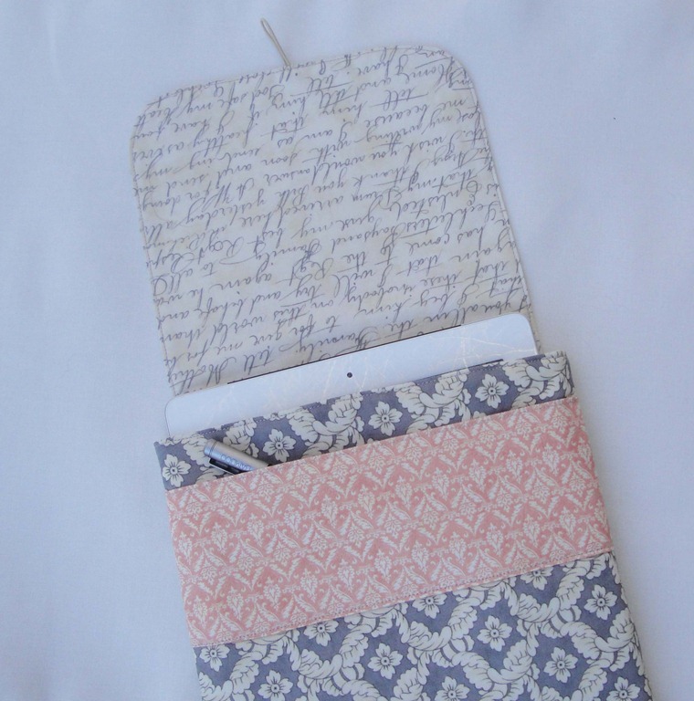 [iPad%2520sleeve%2520script%2520open%2520with%2520iPad%255B3%255D.jpg]