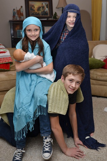 [Christmas%2520Eve%2520nativity4%255B4%255D.jpg]