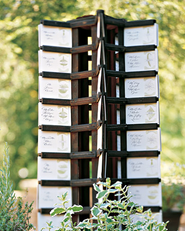 From the wedding of: Susan and Steve. (http://www.marthastewartweddings.com/photogallery/susan-and-steven?#slide_11)