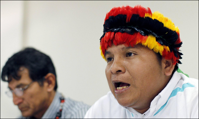 Carlos Sandi, president of Amazon’s native communities of the Corrientes basin, speaks during a news conference in Lima in February 2015. Photo: Enrique Castro-Mendivil / Reuters