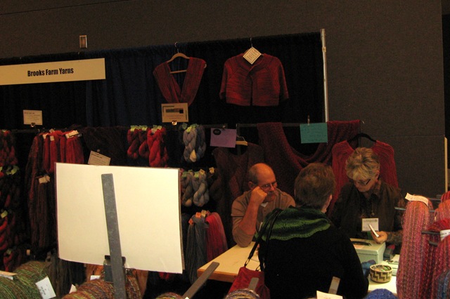 [20111203ARFiberArtsEx232.jpg]