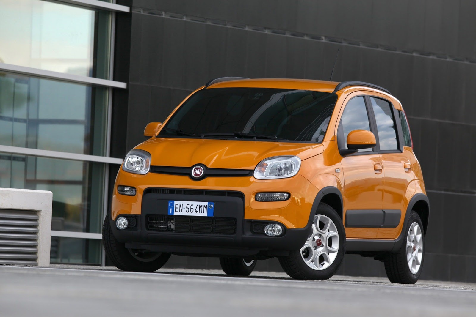 [2013-Fiat-Panda-Trekking-27%255B2%255D.jpg]