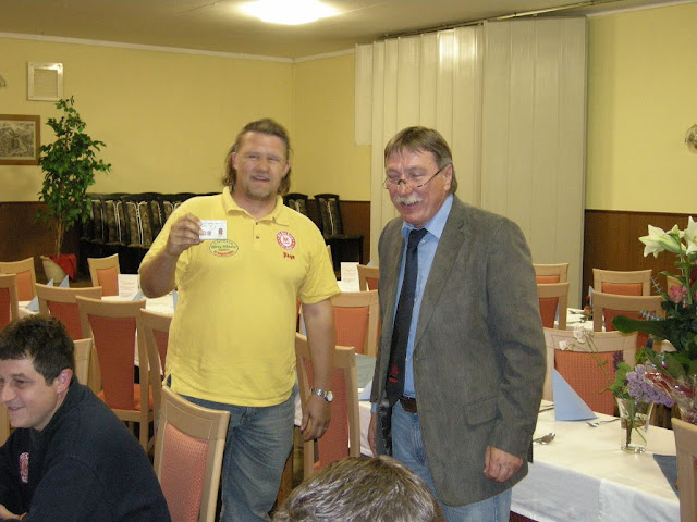 Saisonabschlusssitzung2009-2010 (8).JPG