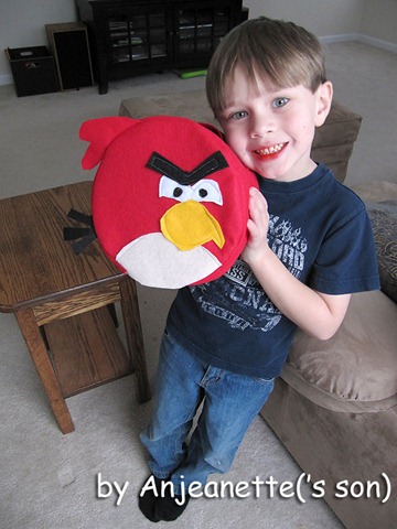 [completed%2520angry%2520bird%2520valentine%2520box%255B6%255D.jpg]