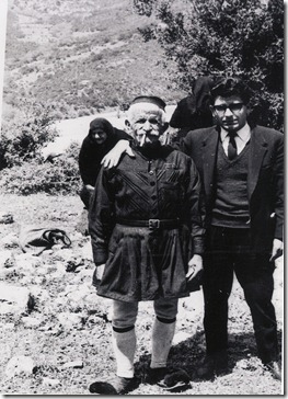 Πάσχα 1967 , Λευκαδίτι , Νικ..Κων.Πέτρου - Τάλτας με  το  γαμπρό  του Νικ.Χαρ.Νταλάκα