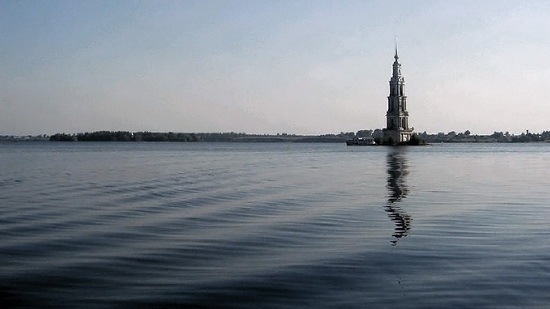 [Mysterious_Bell_Tower_Under_The_Lake_02%255B2%255D.jpg]