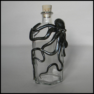 The Golden Basalt Kraken Flask | Elstwhen
