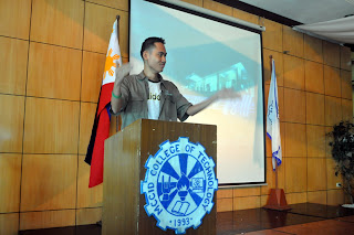 Sir Ace Bognot Diaz of MCCID College Quezon introduces the members of the board of judges.