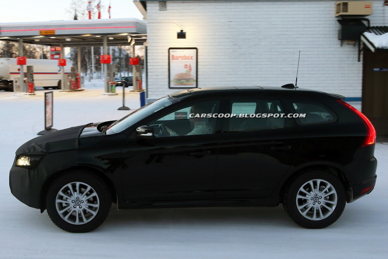 [2014-Volvo-XC60-CarScoop7%255B3%255D.jpg]