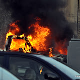 Sacramento, CA | Sacramento Fire Department attacks raging vehicle fire as rush hour begins.
Commuters exiting the J Street off ramp of Business 80 were held up for a time as a pickup truck became fully engulfed with flames at the bottom of the offramp. Sacramento Fire Department arrived and quickly extinguished the blaze. The truck was blocking the left lane of the offramp and traffic was permitted to proceed through the additional lanes ass soon as the blaze was doused. News_101209_VehcileFire_JstOffRampBiz80_PHOTOS