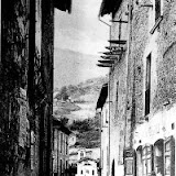 Via Settimio Costantini, sullo sfondo la Cona di San Sebastiano