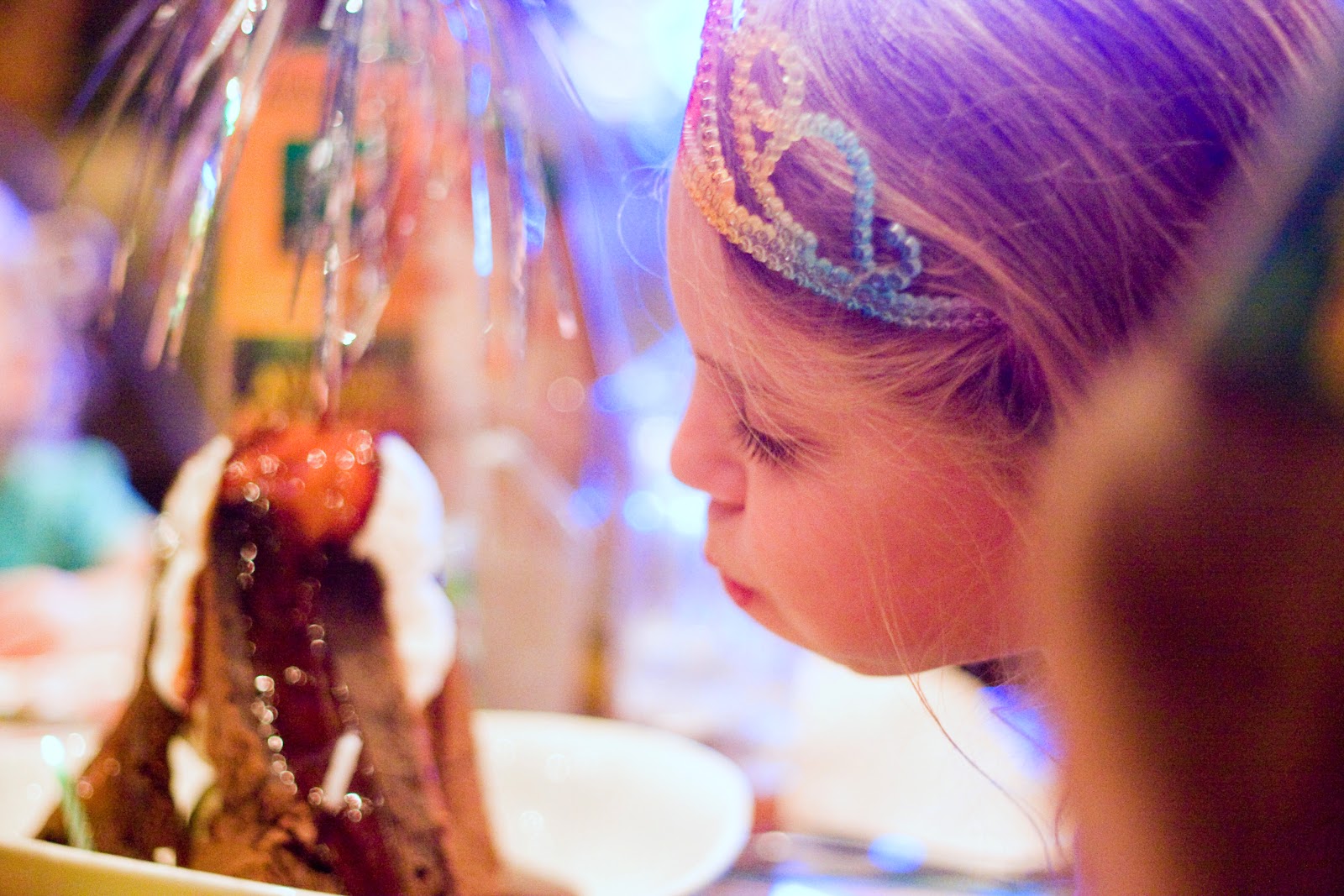 [rainforest%2520cafe%2520sophie%2520volcano%2520cake%255B4%255D.jpg]