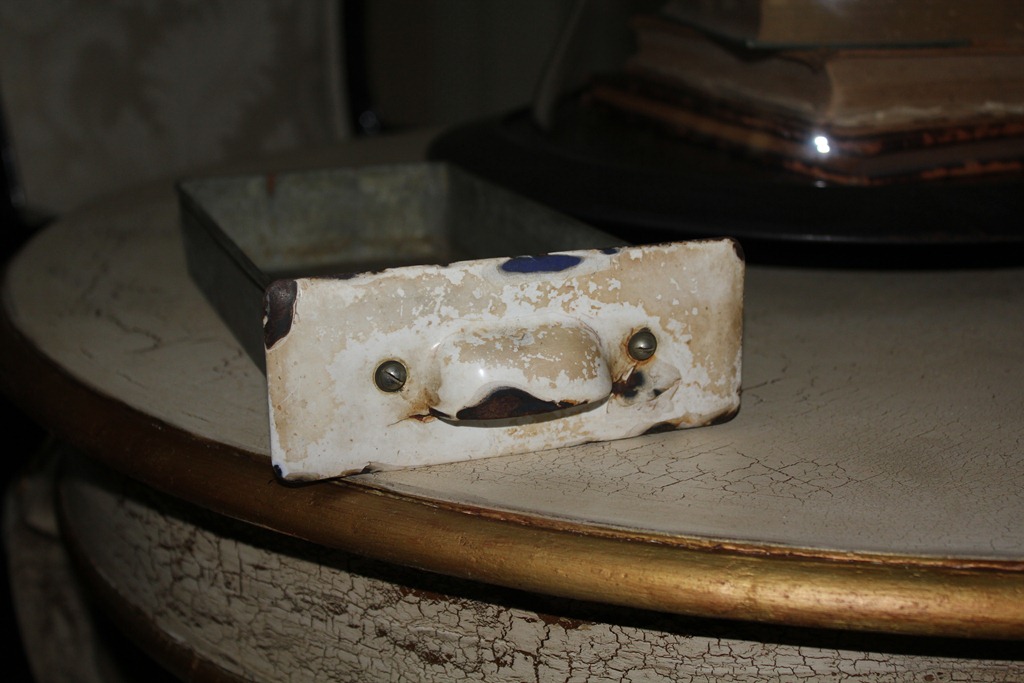 [antique%2520ice%2520trays%25202%255B4%255D.jpg]