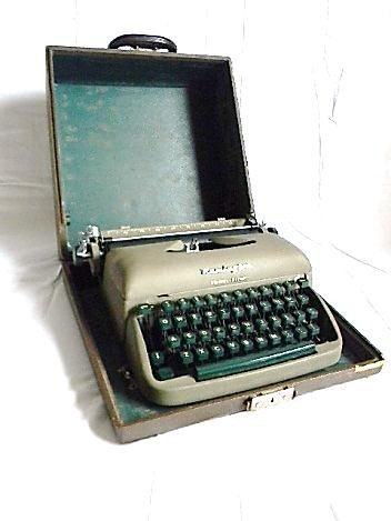[Typewriter%255B4%255D.jpg]