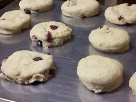 [cranberry-orange-biscuits%2520003.jpg]