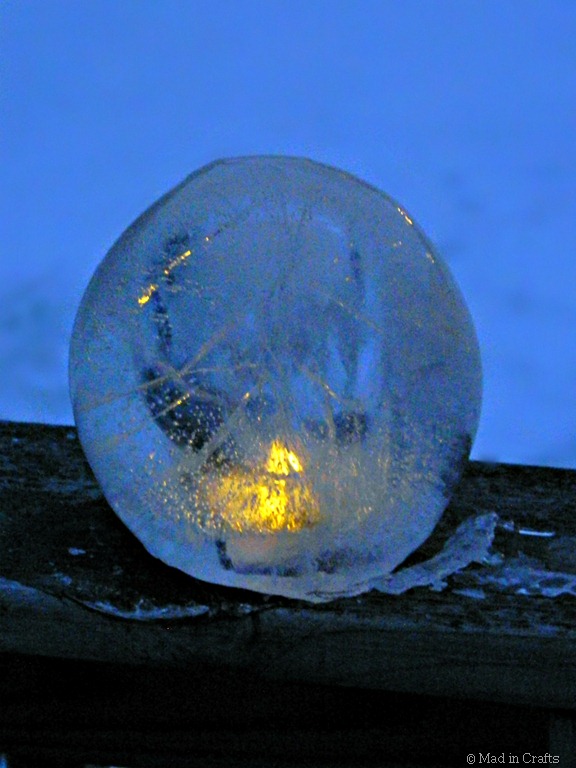 [lit-clear-ice-lantern4.jpg]