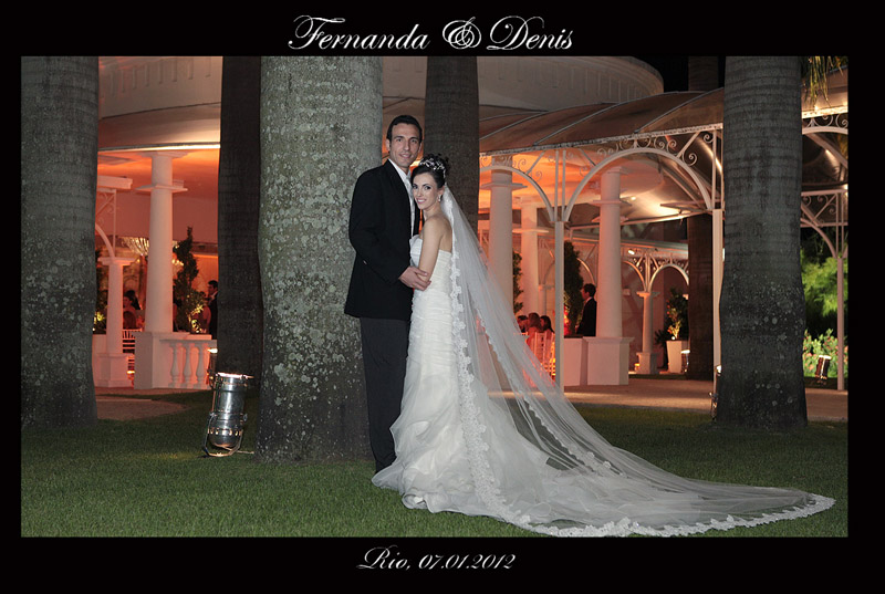 Fotos de Fernanda e Denis - 07.01.12. Foto numero 002 da Social Click Fotografia Digital, do Rio de Janeiro, RJ, que faz fotos divertidas, fotos malucas, fotos com fantasias, fotos na hora, fotografia maluca, fotografia divertida com molduras personalizadas. foto divertida social click digital victor miguel la martine martini expressa fotos divertidas malucas maluca animadas animado fotógrafo fotógrafos no rio de janeiro fotógrafa casamento aniversario 15 anos