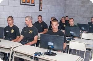 La Escuela de Policía de La Costa inauguró su sala de informática