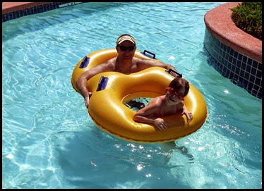 02 - Everybody in the Pool - Samatha and Steve in Lazy River