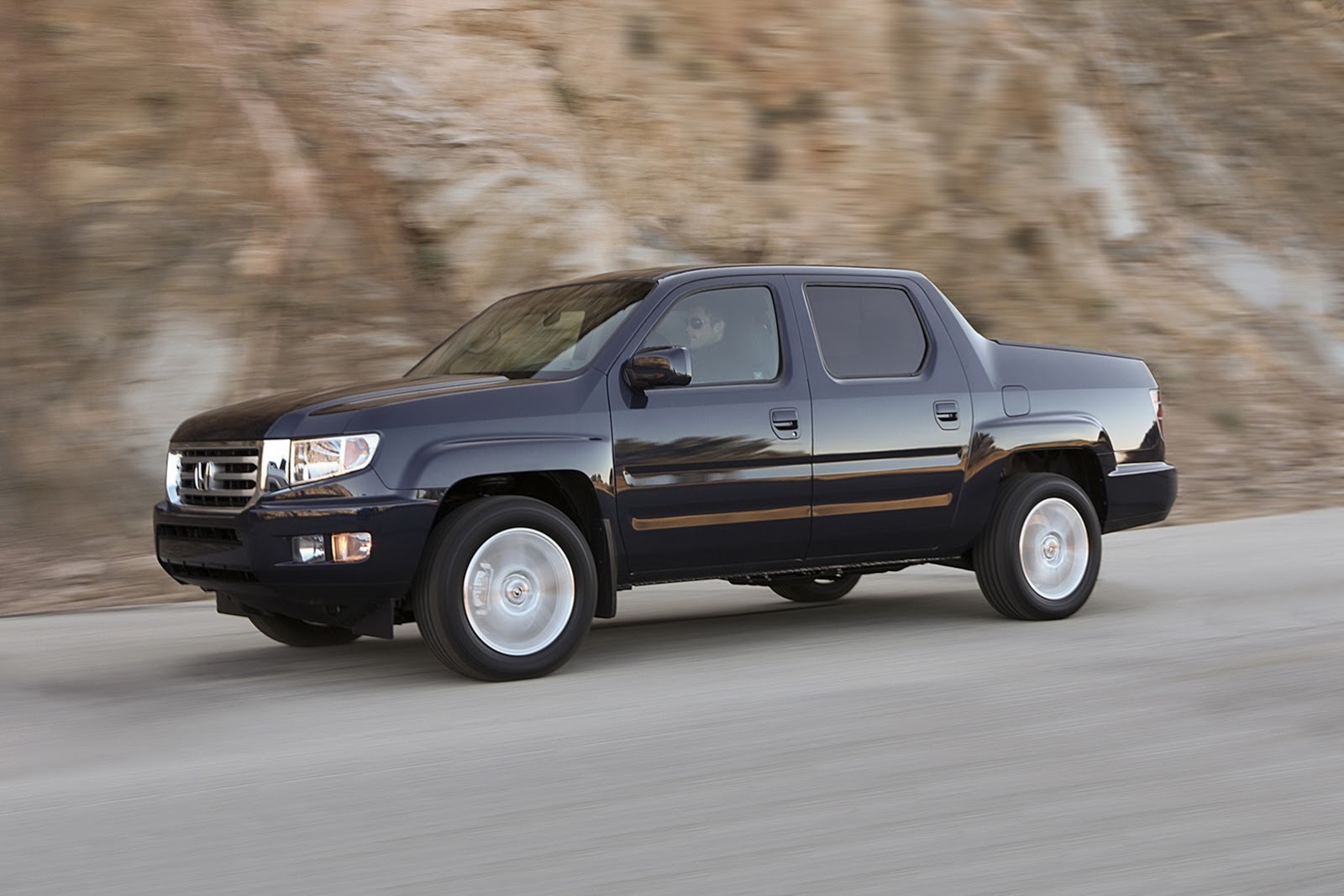 [2014_Honda_Ridgeline_RTL_25%255B2%255D.jpg]