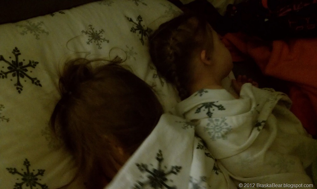 [sistersbed%255B6%255D.jpg]