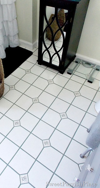 bathroom grout after3