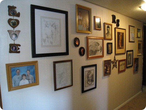 apt_hall_gallerywall1_athomewithh