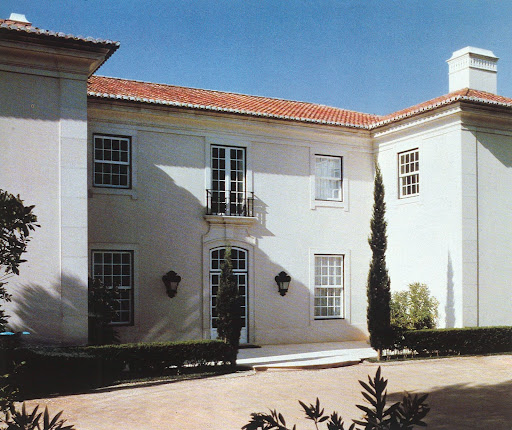 The allure of Portugal and the calm and sturdy facade of a house for Mrs. Graham D. Mattison by Valerian Rybar. The allure of Portugal and the calm and sturdy facade of a house for Mrs. Graham D. Mattison by Valerian Rybar.