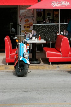 Art-Deco-Miami---Johnny-Rocket