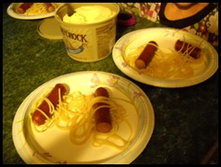 Hot Dogs and Spagetti noodles (5) (Medium)