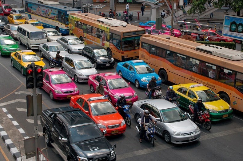 سيارات الأجرة في بانكوك.. للألوان معاني Bangkok-taxi-65