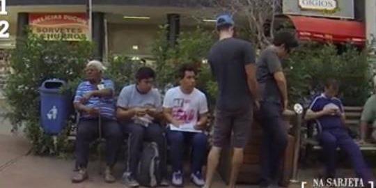 Pegadinha Roubando carteiras Pegadinha Roubando carteiras