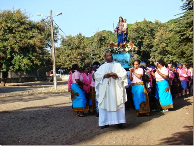 P. Américo presidindo a festa
