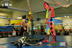 Calibre 22 and El Duende stand over El Adventurero