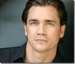 A segítség rendezőbe a nyugodt folyóban landolt