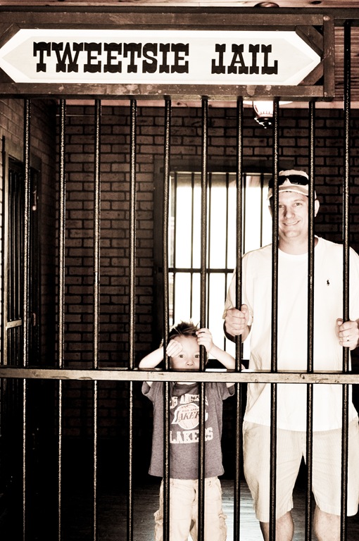 [tweetsie-jail%2520%25281%2520of%25201%2529%255B31%255D.jpg]