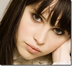Felicity Jones a címnélküli Howard Hughes életrajzi filmben Felicity Jones a címnélküli Howard Hughes életrajzi filmben