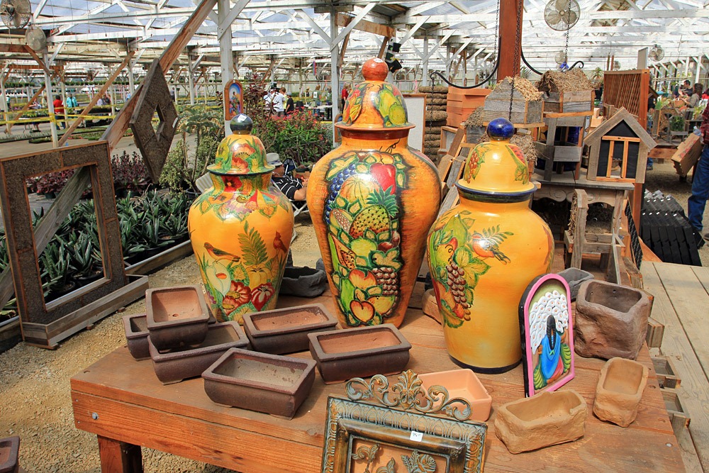 [120928_SucculentGardens_fancy-pots%255B2%255D.jpg]
