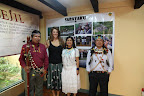 Amazon Watch Ambassador Zoë Tryon with José Gualinga, Patricia Gualinga, and Marlon Santi.
Photo credit: Andrew Miller / Amazon Watch